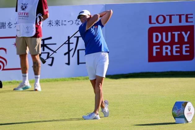 October 2, 2025 - Stacy Lewis tees off during the second round of the 2025 LOTTE Championship Presented By Hoakalei at Hoakalei Country Club in Ewa Beach, HI - CSM Ewa Beach USA - ZUMAc04_ 20251002_zma_c04_013 Copyright: xAndrewxLeex
