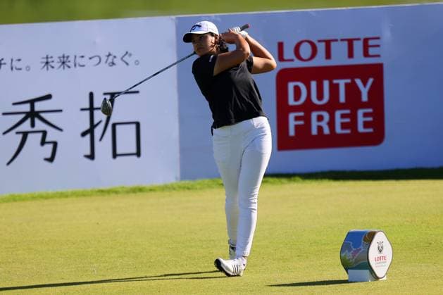 October 2, 2025 - Hira Naveed tees off during the second round of the 2025 LOTTE Championship Presented By Hoakalei at Hoakalei Country Club in Ewa Beach, HI - CSM Ewa Beach USA - ZUMAc04_ 20251002_zma_c04_022 Copyright: xAndrewxLeex