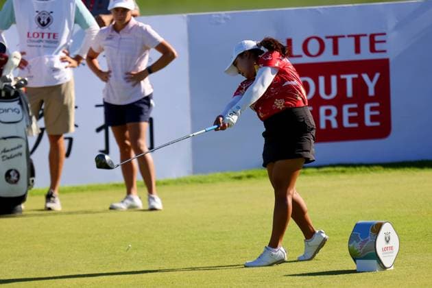 October 2, 2025 - Mariel Galdiano tees off during the second round of the 2025 LOTTE Championship Presented By Hoakalei at Hoakalei Country Club in Ewa Beach, HI - CSM Ewa Beach USA - ZUMAc04_ 20251002_zma_c04_031 Copyright: xAndrewxLeex