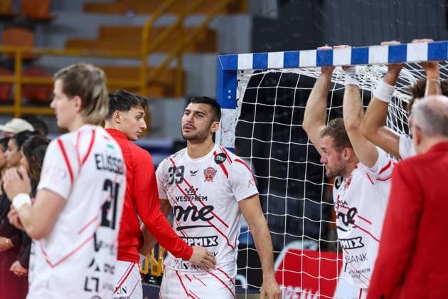 Veszprem HC V FC Barcelona, Barca - 18th IHF Men s Handball Club World Championship, WM, Weltmeisterschaft 2025 - FINAL Yehia ELDERAA of Veszprem HC is sad after losing the 18th IHF Men s Handball Club World Championship 2025 Final match between Veszprem HC and FC Barcelona in Cairo, Egypt, on October 2, 2025. Cairo Egypt  Copyright: xAymanxArefx originalFilename:aref-notitle251002_nprOs.jpg