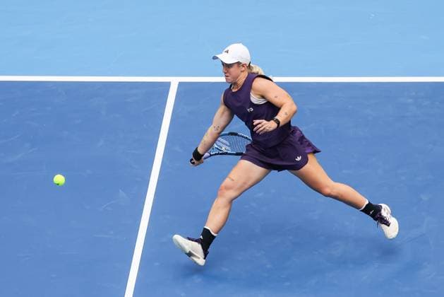 BEIJING, CHINA - OCTOBER 03: Sonay Kartal of Great Britain competes in the Women s Singles Quarterfinal match against Linda Noskova of Czech Republic on day 12 of the 2025 China Open at the National Tennis Center on October 3, 2025 in Beijing, China.  Copyright: xVCGx 111594814125