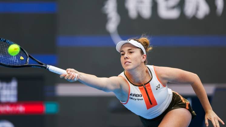 BEIJING, CHINA - OCTOBER 03: Linda Noskova of Czech Republic competes in the Women s Singles Quarterfinal match against Sonay Kartal of Great Britain on day 12 of the 2025 China Open at the National Tennis Center on October 3, 2025 in Beijing, China.  Copyright: xVCGx 111594813705