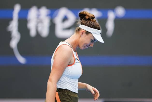 BEIJING, CHINA - OCTOBER 03: Linda Noskova of Czech Republic competes in the Women s Singles Quarterfinal match against Sonay Kartal of Great Britain on day 12 of the 2025 China Open at the National Tennis Center on October 3, 2025 in Beijing, China.  Copyright: xVCGx 111594813706