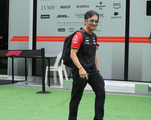 FORMULA 1 SINGAPORE AIRLINES SINGAPORE GRAND PRIX 2025 03 10 2025, Marina Bay Street Circuit, Singapore, FORMULA 1 SINGAPORE AIRLINES SINGAPORE GRAND PRIX 2025 , in the picture Team Principal Ayao Komatsu Moneygram Haas F1 Team nordphotoxGmbHx xBratic nph00250