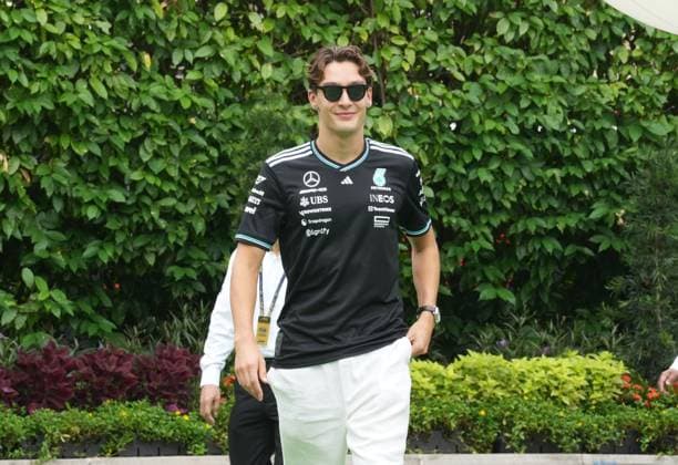 FORMULA 1 SINGAPORE AIRLINES SINGAPORE GRAND PRIX 2025 03 10 2025, Marina Bay Street Circuit, Singapore, FORMULA 1 SINGAPORE AIRLINES SINGAPORE GRAND PRIX 2025 , pictured George Russell GBR , Mercedes AMG Petronas Formula One Team nordphotoxGmbHx xBratic nph00250