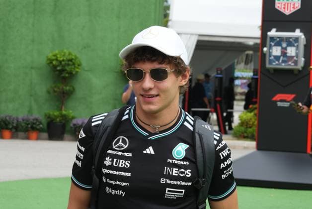 FORMULA 1 SINGAPORE AIRLINES SINGAPORE GRAND PRIX 2025 03 10 2025, Marina Bay Street Circuit, Singapore, FORMULA 1 SINGAPORE AIRLINES SINGAPORE GRAND PRIX 2025 , pictured Andrea Kimi Antonelli ITA , Mercedes AMG Petronas Formula One Team nordphotoxGmbHx xBratic nph00250