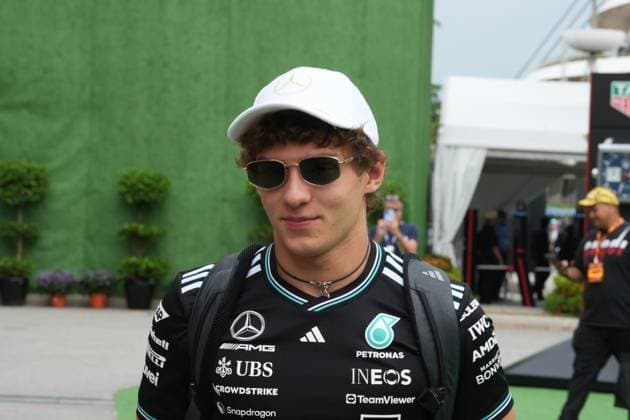 FORMULA 1 SINGAPORE AIRLINES SINGAPORE GRAND PRIX 2025 03 10 2025, Marina Bay Street Circuit, Singapore, FORMULA 1 SINGAPORE AIRLINES SINGAPORE GRAND PRIX 2025 , pictured Andrea Kimi Antonelli ITA , Mercedes AMG Petronas Formula One Team nordphotoxGmbHx xBratic nph00250