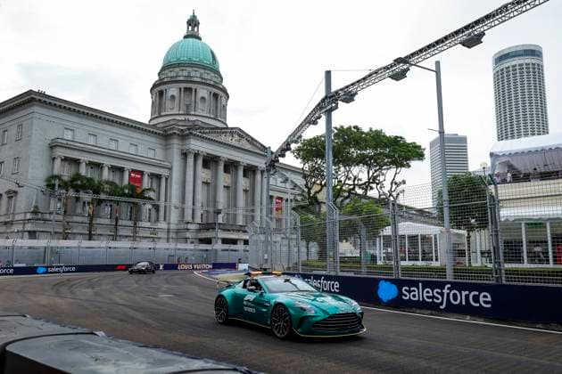 F1 - SINGAPORE GRAND PRIX 2025 Safety Car during the 2025 Formula 1 Singapore Grand Prix, 18th round of the 2025 FIA Formula One World Championship, WM, Weltmeisterschaft from October 3 to 5, 2025 on the Marina Bay Street Circuit, in Singapore - SingaporeSingapore  Copyright: xFLORENTxGOODENx