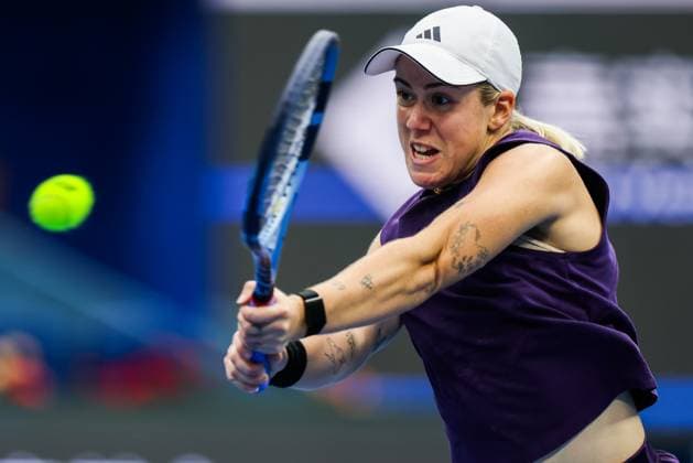 BEIJING, CHINA - OCTOBER 03: Sonay Kartal of Great Britain competes in the Women s Singles Quarterfinal match against Linda Noskova of Czech Republic on day 12 of the 2025 China Open at the National Tennis Center on October 3, 2025 in Beijing, China.  Copyright: xVCGx 111594823157