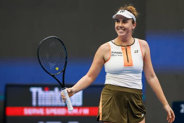 BEIJING, CHINA - OCTOBER 03: Linda Noskova of Czech Republic competes in the Women s Singles Quarterfinal match against Sonay Kartal of Great Britain on day 12 of the 2025 China Open at the National Tennis Center on October 3, 2025 in Beijing, China.  Copyright: xVCGx 111594821225