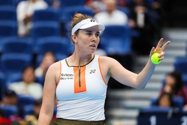 BEIJING, CHINA - OCTOBER 03: Linda Noskova of Czech Republic competes in the Women s Singles Quarterfinal match against Sonay Kartal of Great Britain on day 12 of the 2025 China Open at the National Tennis Center on October 3, 2025 in Beijing, China.  Copyright: xVCGx 111594817233