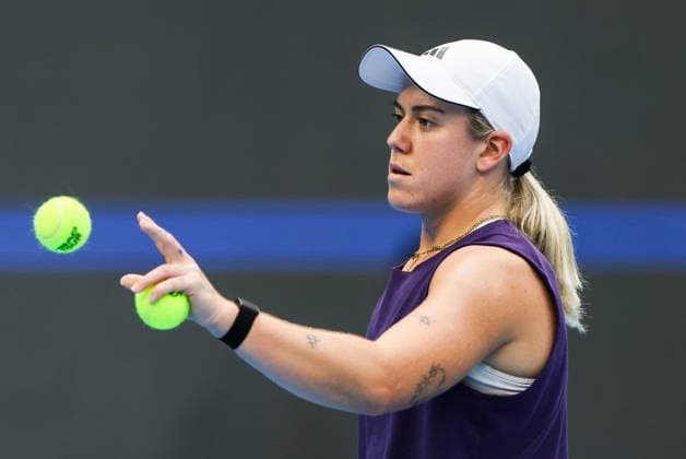 BEIJING, CHINA - OCTOBER 03: Sonay Kartal of Great Britain competes in the Women s Singles Quarterfinal match against Linda Noskova of Czech Republic on day 12 of the 2025 China Open at the National Tennis Center on October 3, 2025 in Beijing, China.  Copyright: xVCGx 111594815898