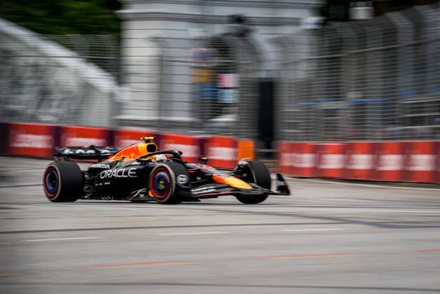 Formula 1 Singapore Airlines Singapore Grand Prix 2025 Remy Midez OVERTAKE MAXPPP - Singapore 03 10 2025 22 TSUNODA Yuki (jpn), Oracle Red Bull Racing, action at the Formula 1 Singapore Airlines Singapore Grand Prix 2025, the 18th round of the 2025 FIA Formula 1 World Championship, WM, Weltmeisterschaft at the Marina Bay Street Circuit in Singapore, Singapore, from 2 to 5 October 2025 Singapore Marina Bay Street Circuit Singapore  Copyright: xOVERTAKE MAXPPPxRemyxMidezx OVT202510038305 OVT202510038305