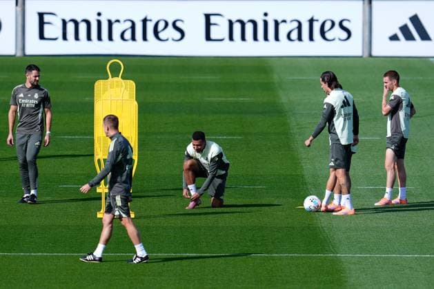 October 3, 2025, Valdebebas, Madrid, Spain: Kylian Mbappe of Real Madrid CF warms up during the training day of Real Madrid ahead the Spanish League, LaLiga EA Sports, football match against Villarreal CF at Ciudad Deportiva Real Madrid on October 03, 2025, in Valdebebas, Madrid, Spain. Valdebebas Spain - ZUMAa181 20251003_zaa_a181_009 Copyright: xDennisxAgyemanx