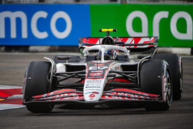 Formula 1 GP Singapore Friday, 03 10 2025 Oliver Bearman 87, MoneyGram Haas F1 Team Formula 1 GP Singapore Friday, 03 10 2025 Copyright: xBEAUTIFULxSPORTS Erlhofx