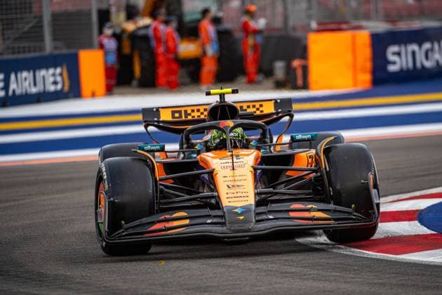 Formula 1 GP Singapore Friday, 03 10 2025 Lando Norris 4, McLaren Formula 1 Team Formula 1 GP Singapore Friday, 03 10 2025 Copyright: xBEAUTIFULxSPORTS Erlhofx