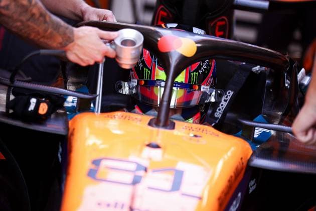 F1 - SINGAPORE GRAND PRIX 2025 PIASTRI Oscar (aus), McLaren F1 Team MCL39, portrait during the 2025 Formula 1 Singapore Grand Prix, 18th round of the 2025 FIA Formula One World Championship, WM, Weltmeisterschaft from October 3 to 5, 2025 on the Marina Bay Street Circuit, in Singapore - SingaporeSingapore  Copyright: xEricxAlonsox