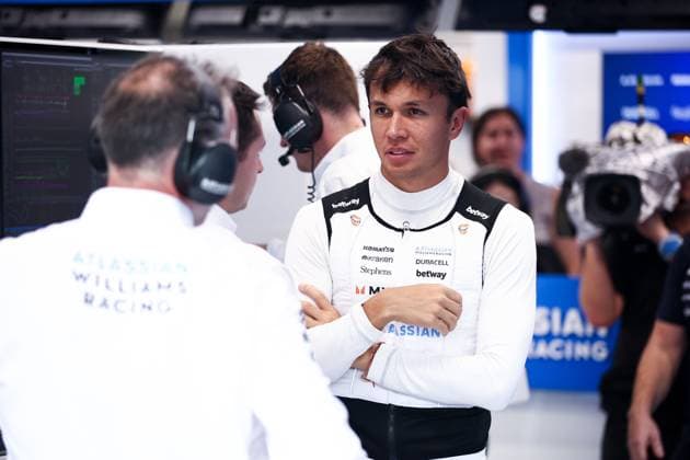 F1 - SINGAPORE GRAND PRIX 2025 ALBON Alexander (tha), Williams Racing FW47, portrait during the 2025 Formula 1 Singapore Grand Prix, 18th round of the 2025 FIA Formula One World Championship, WM, Weltmeisterschaft from October 3 to 5, 2025 on the Marina Bay Street Circuit, in Singapore - SingaporeSingapore  Copyright: xEricxAlonsox