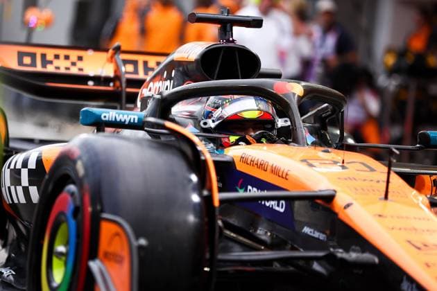 F1 - SINGAPORE GRAND PRIX 2025 81 PIASTRI Oscar (aus), McLaren F1 Team MCL39, action during the 2025 Formula 1 Singapore Grand Prix, 18th round of the 2025 FIA Formula One World Championship, WM, Weltmeisterschaft from October 3 to 5, 2025 on the Marina Bay Street Circuit, in Singapore - SingaporeSingapore  Copyright: xEricxAlonsox