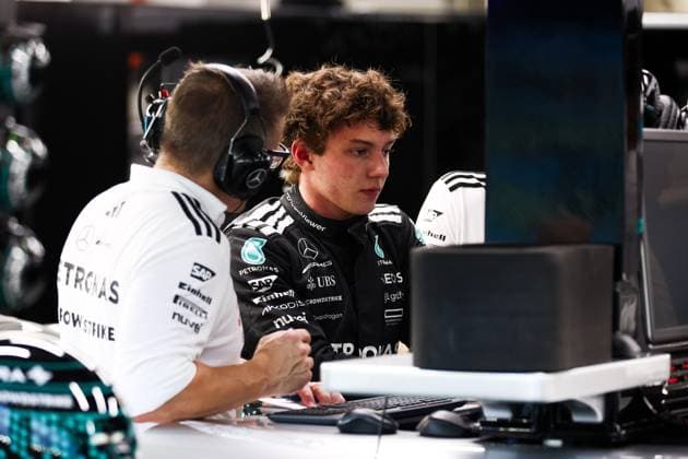 F1 - SINGAPORE GRAND PRIX 2025 KIMI ANTONELLI Andrea (ita), Mercedes AMG F1 Team W16, portrait during the 2025 Formula 1 Singapore Grand Prix, 18th round of the 2025 FIA Formula One World Championship, WM, Weltmeisterschaft from October 3 to 5, 2025 on the Marina Bay Street Circuit, in Singapore - SingaporeSingapore  Copyright: xEricxAlonsox