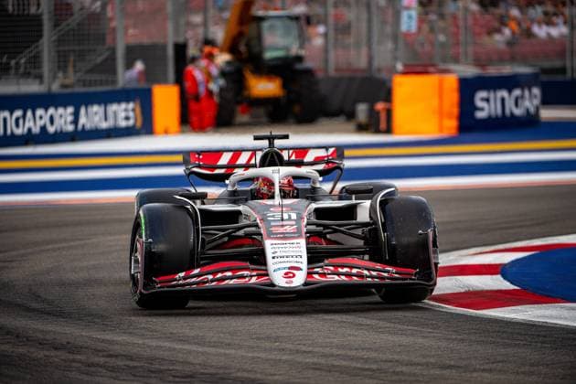 Formula 1 GP Singapore Friday, 03 10 2025 Esteban Ocon 31, MoneyGram Haas F1 Team Formula 1 GP Singapore Friday, 03 10 2025 Copyright: xBEAUTIFULxSPORTS Erlhofx