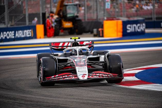 Formula 1 GP Singapore Friday, 03 10 2025 Oliver Bearman 87, MoneyGram Haas F1 Team Formula 1 GP Singapore Friday, 03 10 2025 Copyright: xBEAUTIFULxSPORTS Erlhofx