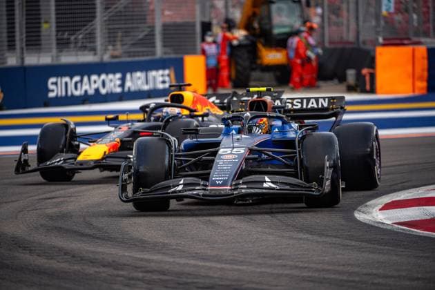 Formula 1 GP Singapore Friday, 03 10 2025 Carlos Sainz 55, Williams Racing and Max Verstappen 1, Oracle Red Bull Racing Formula 1 GP Singapore Friday, 03 10 2025 Copyright: xBEAUTIFULxSPORTS Erlhofx