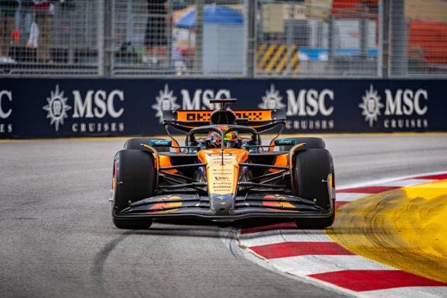 Formula 1 GP Singapore Friday, 03 10 2025 Oscar Piastri 81, McLaren Formula 1 Team Formula 1 GP Singapore Friday, 03 10 2025 Copyright: xBEAUTIFULxSPORTS Erlhofx