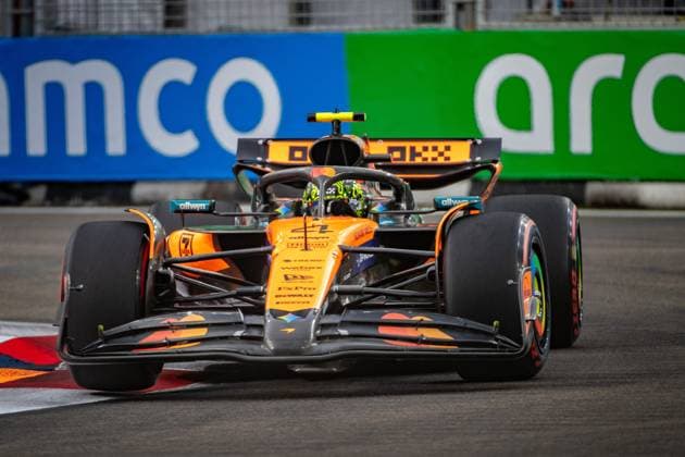 Formula 1 GP Singapore Friday, 03 10 2025 Lando Norris 4, McLaren Formula 1 Team Formula 1 GP Singapore Friday, 03 10 2025 Copyright: xBEAUTIFULxSPORTS Erlhofx