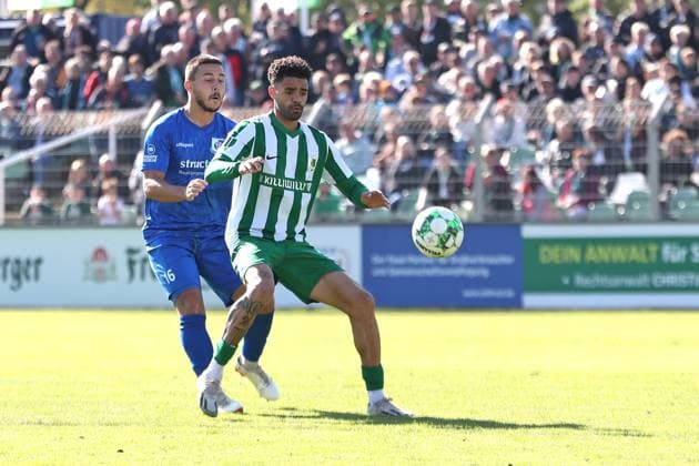 Soccer Regionalliga Nordost BSG Chemie Leipzig vs VSG Altglienicke Berlin 03 10 2025 Stanley Ratifo 30, Chemie Leipzig ahead of Patrick Kapp 16, VSG Altglienicke Soccer, Regionalliga Nordost, Season 2025 2026, 11 Matchday BSG Chemie Leipzig vs VSG Altglienicke on 03 10 2025 at Alfred Kunze Sportpark, Leipzig Leutzsch Copyright: xBEAUTIFULxSPORTS JanxKaeferx