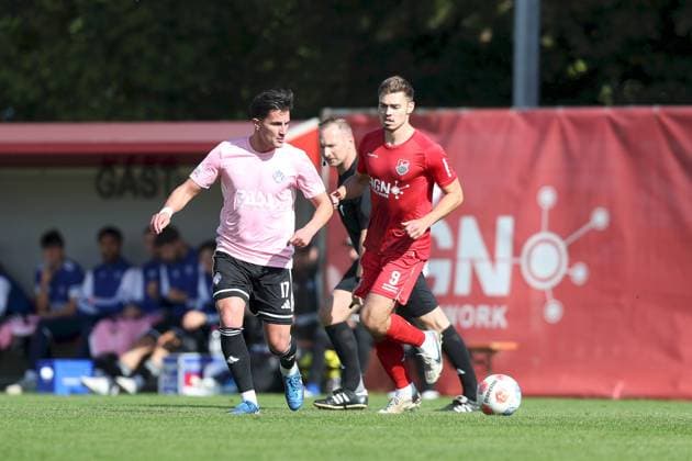 03 10 2025, xjcx, Men, Soccer, Season 2025 2026, Regionalliga Bayern, 12 Matchday TSV Aubstadt SV Viktoria Aschaffenburg Adrian Asani 17, SV Viktoria Aschaffenburg and Max Grimm 9, TSV Aubstadt Sulzfeld Schulstadion Aubstadt Bayern Germany