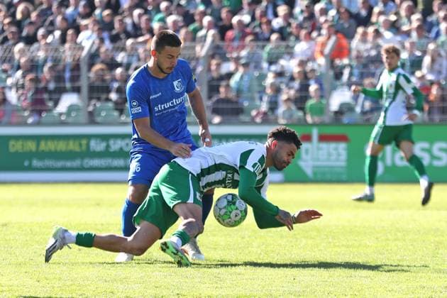 Soccer Regionalliga Nordost BSG Chemie Leipzig vs VSG Altglienicke Berlin 03 10 2025 Patrick Kapp 16, VSG Altglienicke brings down Stanley Ratifo 30, Chemie Leipzig Football, Regionalliga Nordost, Season 2025 2026, 11 Matchday BSG Chemie Leipzig vs VSG Altglienicke on 03 10 2025 at Alfred Kunze Sportpark, Leipzig Leutzsch Copyright: xBEAUTIFULxSPORTS JanxKaeferx