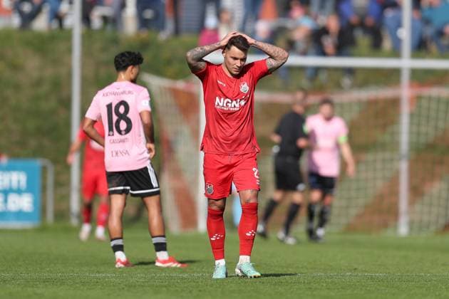 03 10 2025, xjcx, Herren, Fußball, Saison 2025 2026, Regionalliga Bayern, 12 Spieltag TSV Aubstadt SV Viktoria Aschaffenburg Ingo Feser 23, TSV Aubstadt hadert Sulzfeld Schulstadion Aubstadt Bayern Germany