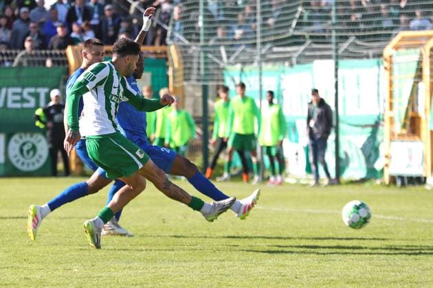 Soccer Regionalliga Nordost BSG Chemie Leipzig vs VSG Altglienicke Berlin 03 10 2025 Stanley Ratifo 30, Chemie Leipzig scores the goal for 2 0 Soccer, Regionalliga Nordost, Season 2025 2026, 11 Matchday BSG Chemie Leipzig vs VSG Altglienicke on 03 10 2025 at Alfred Kunze Sportpark, Leipzig Leutzsch Copyright: xBEAUTIFULxSPORTS JanxKaeferx