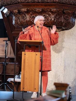 At the ceremony in the Protestant church of St. Martin, laudator Claudia Roth said that the long-time coach of SC Freiburg had turned the stadium into a place of learning for democracy Photo Eibner Press photo Eky Eibner Awarding of the Memmingen Freedom Prize 1525 to former SC Freiburg coach Christian Streich Memmingen Copyright: xEibner-Pressefotox EP_EER