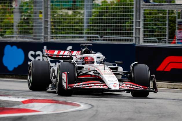 Formula 1 Singapore Grand Prix 2025 Esteban Ocon 31 (FRA) MoneyGram Haas VF-25 on track during the Formula 1 Singapore Airlines Singapore Grand Prix 2025 at the Marina Bay Street Circuit, Singapore on 3 October 2025 Credit: Jun Da Tan Every Second Media Editorial use only. All images are copyright Every Second Media Limited. No images may be reproduced without prior permission. Copyright: xIMAGO EveryxSecondxMediax ESM-1608-0070 JunxDaxTanx xEveryxSecondxMediax