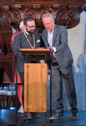 Awarding of the Memmingen Freedom Prize 1525 to the former SC Freiburg coach Christian Streich in the Protestant church St Martin Handover of the certificates by Lord Mayor Jan Rothenbacher Memmingen Photo Eibner Press photo Eky Eibner Awarding of the Memmingen Freedom Prize 1525 to the former SC Freiburg coach Christian Streich Memmingen Copyright: xEibner-Pressefotox EP_EER