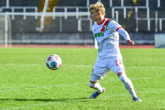 FC Augsburg II vs Hankofen Hailing 03 10 2025 Louis Stegmiller FC Augsburg II 23 , Augsburg, 03 10 2025 12 Matchday of the Regionalliga Bayern, FC Augsburg II vs Hankofen Hailing, Augsburg Rosenaustadion Copyright: xBEAUTIFULxSPORTS Märklx