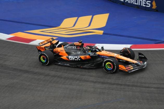 FORMULA 1 SINGAPORE AIRLINES SINGAPORE GRAND PRIX 2025 03 10 2025, Marina Bay Street Circuit, Singapore, FORMULA 1 SINGAPORE AIRLINES SINGAPORE GRAND PRIX 2025 , pictured Oscar Piastri AUS , McLaren F1 Team nordphotoxGmbHx xBratic nph00250