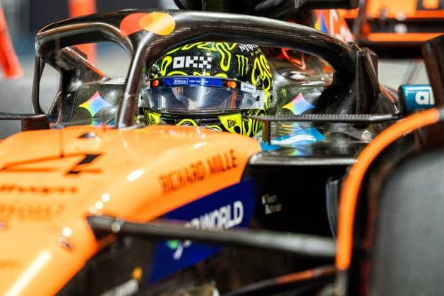 Singapore Grand Prix 2025 - Practice Day Lando Norris (Gbr) of McLaren Racing 4 after his pitlane crash with Charles Leclerc (Mon) of Scuderia Ferrari 16 on Friday during Formula 1 Singapore Airlines Singapore Grand Prix 2025 at the Marina Bay Street Circuit on October 3, 2025. Photo by Antoine Lapeyre ABACAPRESS.COM Singapore Singapore  Copyright: xLapeyrexAntoine ABACAx