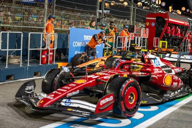 Formula 1, Singapore GP, Practice, Crash involving Lando Norris and Charles Leclerc in the pit lane