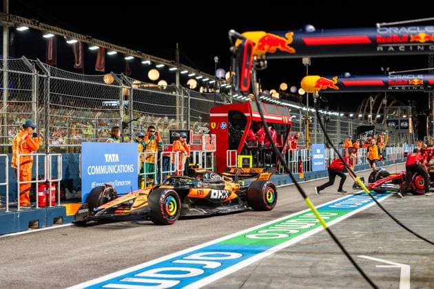Singapore Grand Prix 2025 - Practice Day Lando Norris (Gbr) of McLaren Racing 4 after his pitlane crash with Charles Leclerc (Mon) of Scuderia Ferrari 16 on Friday during Formula 1 Singapore Airlines Singapore Grand Prix 2025 at the Marina Bay Street Circuit on October 3, 2025. Photo by Antoine Lapeyre ABACAPRESS.COM Singapore Singapore  Copyright: xLapeyrexAntoine ABACAx