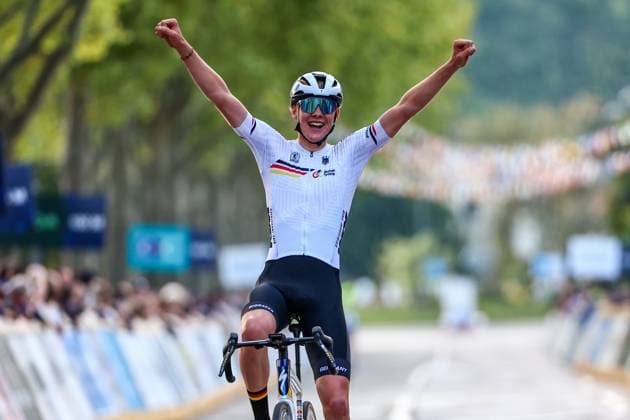 Cycling, European Road Cycling Championships in Drome-Ardeche, juniors, road race, winner Karl Herzog