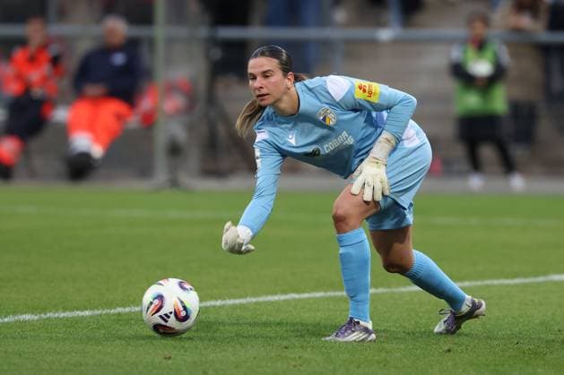 2025 10 03 xJFx Soccer Google Pixel Women Bundesliga Eintracht Frankfurt FC Carl Zeiss Jena v l , Goalkeeper Hannah Etzold FC Carl Zeiss Jena DFL DFB REGULATIONS PROHIBIT ANY USE OF PHOTOGRAPHS as IMAGE SEQUENCES and or QUASI VIDEO Copyright: JoaquimxFerreira