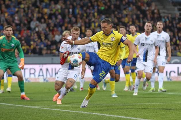 03 10 2025, xtgx, Soccer 2 Bundesliga, Eintracht Braunschweig SC Paderborn 07 v l Sven Koehler Köhler, Braunschweig, 27 DFL DFB REGULATIONS PROHIBIT ANY USE OF PHOTOGRAPHS as IMAGE SEQUENCES and or QUASI VIDEO Braunschweig