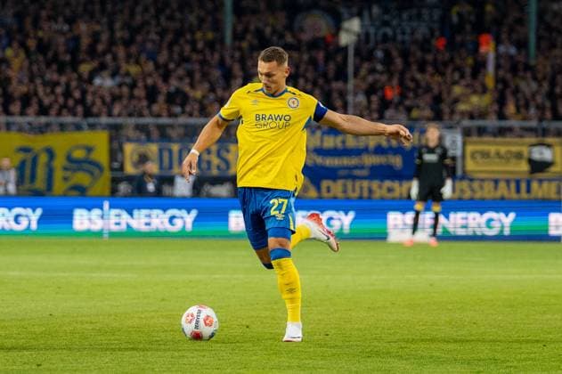 Germany Soccer 2 Liga, 8 Matchday 2025 2026, Eintracht Braunschweig SC Paderborn 07 on 03 10 in Braunschweig Eintracht Stadion Sven Köhler Eintracht Braunschweig 27 Copyright: xSvenxHeidmannx