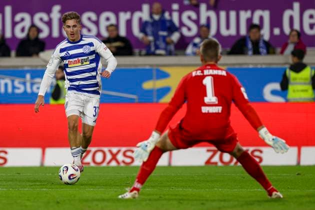 Duisburg, Germany, 03 10 25 Patrick Sussek MSV Duisburg scores the goal for 1 0 during the match of the 3 Liga MSV Duisburg against FC Hansa Rostock in the schauinsland reisen arena Duisburg schauinsland reisen arena North Rhine Westphalia Germany Copyright: xBrauer-Fotoagenturx xAdrianxSchlx