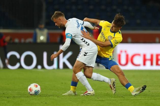 Braunschweig vs Paderborn, 2 BL Braunschweig, 03 10 2025, FUßBALL Eintracht Braunschweig vs SC Paderborn, 2 BL, Season 2025 26 Sebastian Klaas SC Paderborn , Max Marie Eintracht Braunschweig Braunschweig