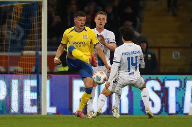 Braunschweig vs Paderborn, 2 BL Braunschweig, 03 10 2025, FOOTBALL Eintracht Braunschweig vs SC Paderborn, 2 BL, Season 2025 26 Erencan Yardimici Eintracht Braunschweig , Mika Baur SC Paderborn Braunschweig