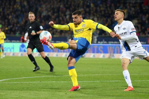 Braunschweig vs Paderborn, 2 BL Braunschweig, 03 10 2025, FOOTBALL Eintracht Braunschweig vs SC Paderborn, 2 BL, Season 2025 26 Fabio Di Michele Sanchez Eintracht Braunschweig , Filip Bilbija SC Paderborn Braunschweig
